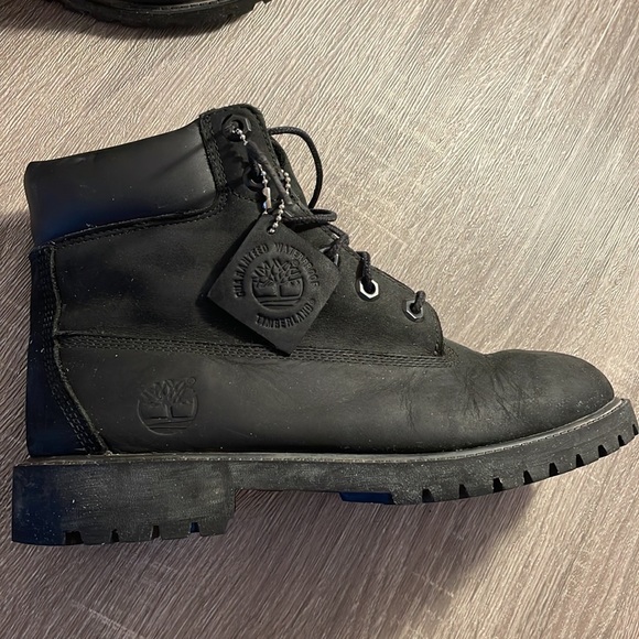 Black Timberlands - Picture 4 of 6